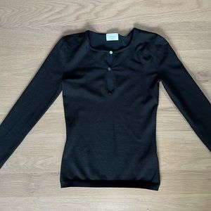 Aritzia keyhole long sleeve